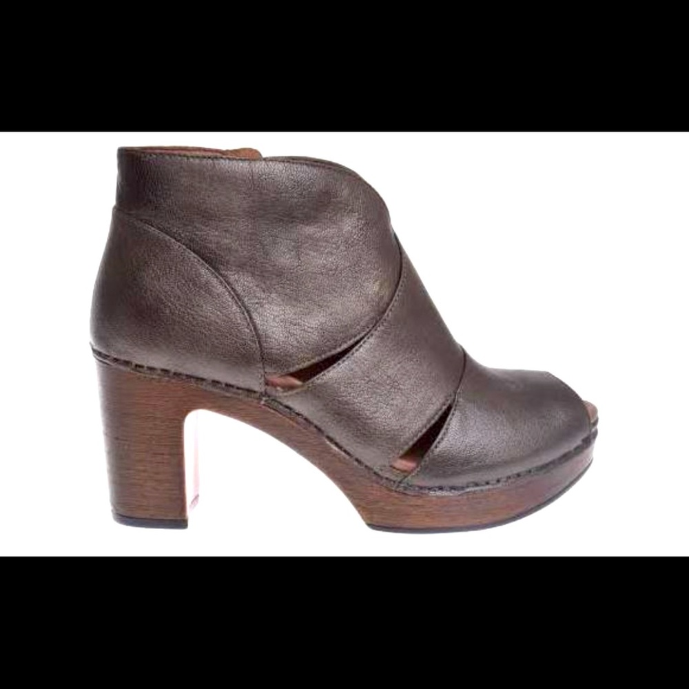 Dansko Aged Bronze metallic Delphina sandals.